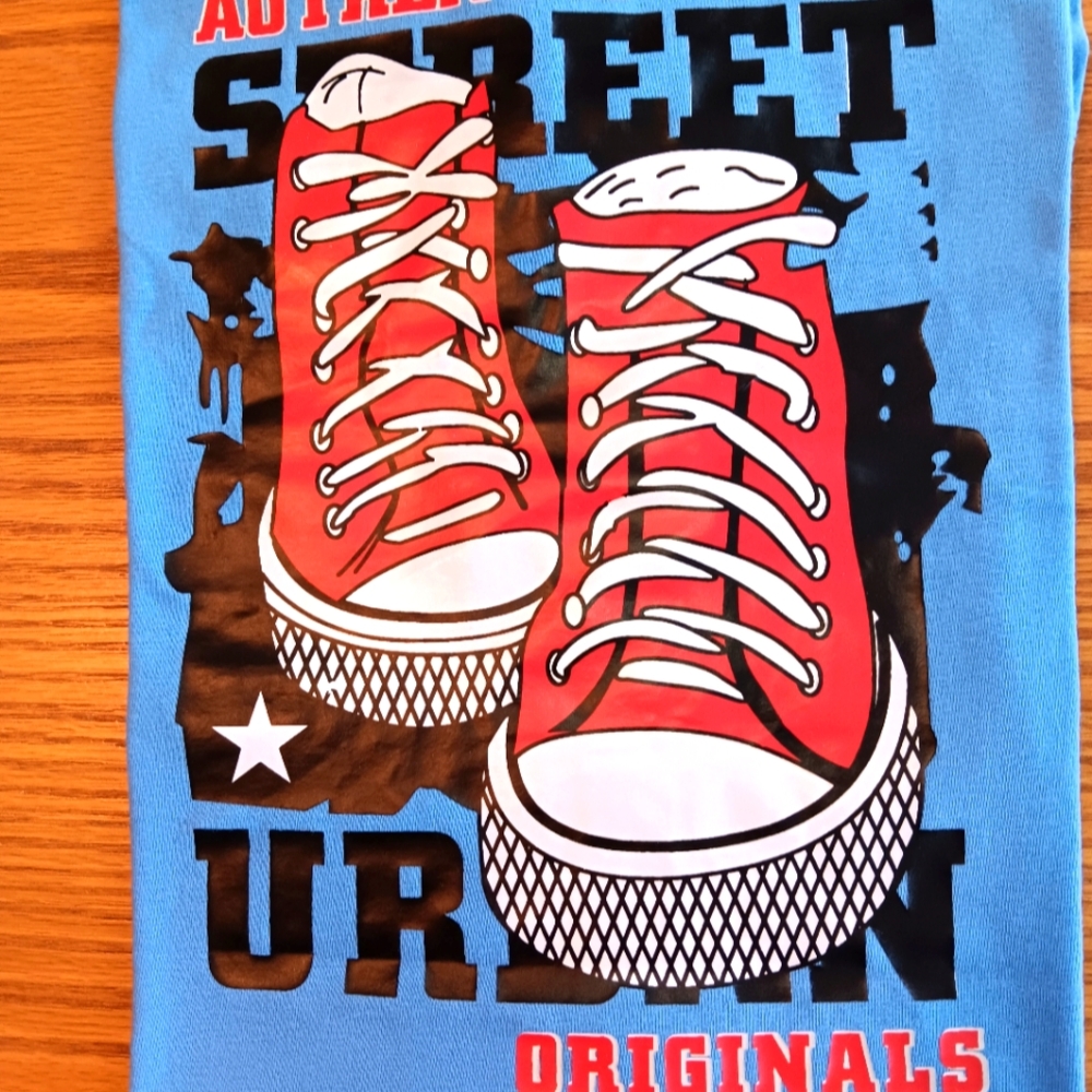 NEW AUTHENTIC STREET URBAN ORIGINALS SIZE SMALL